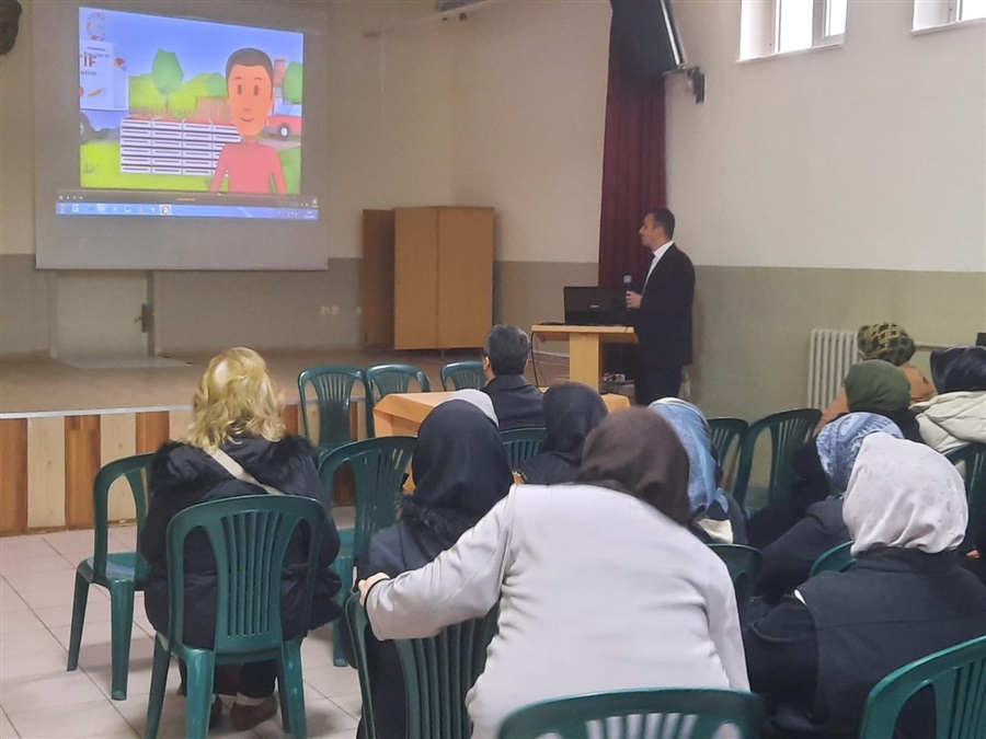 KARABÜK’TE KURSİYERLERE GİRİŞİMCİLİK, KOOPERATİFÇİLİK VE TÜKETİCİ BİLGİLENDİRME SUNUMU 