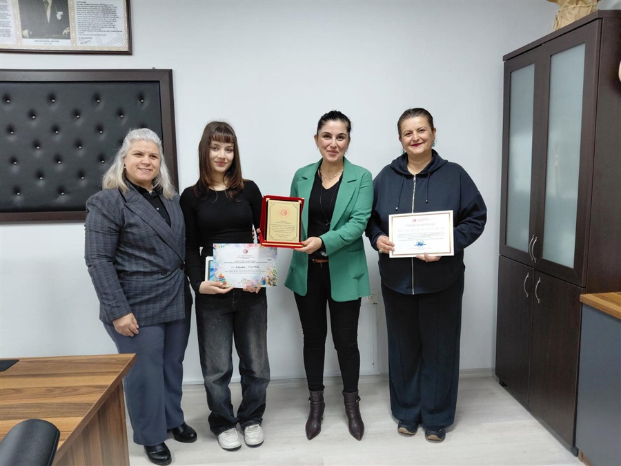 “BİLİNÇLİ TÜKETİCİ OLMAK” RESİM YARIŞMASINDA KARABÜK İL BİRİNCİSİNE ÖDÜL TAKDİM EDİLDİ 